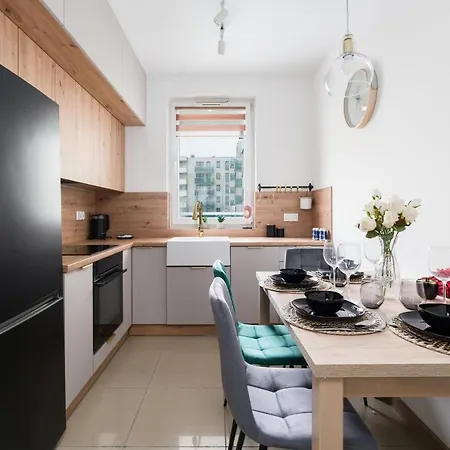 Arena Lux Kasprowicz Park By Renters Prestige * بوزنان